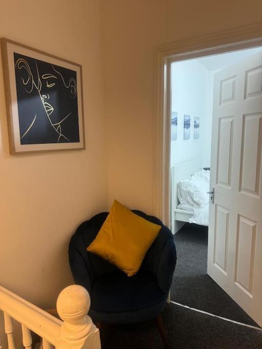 House By Araminta Houslow Apartment Hounslow Exterior photo